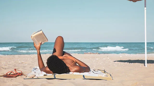 C’est l’été : qu’est-ce qu’un roman de plage ?